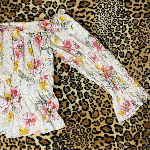 Forever 21 Floral Off Shoulder Top - Picture 2 of 3